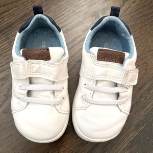 CARTER’s Baby Shoe Size 6 Unisex
